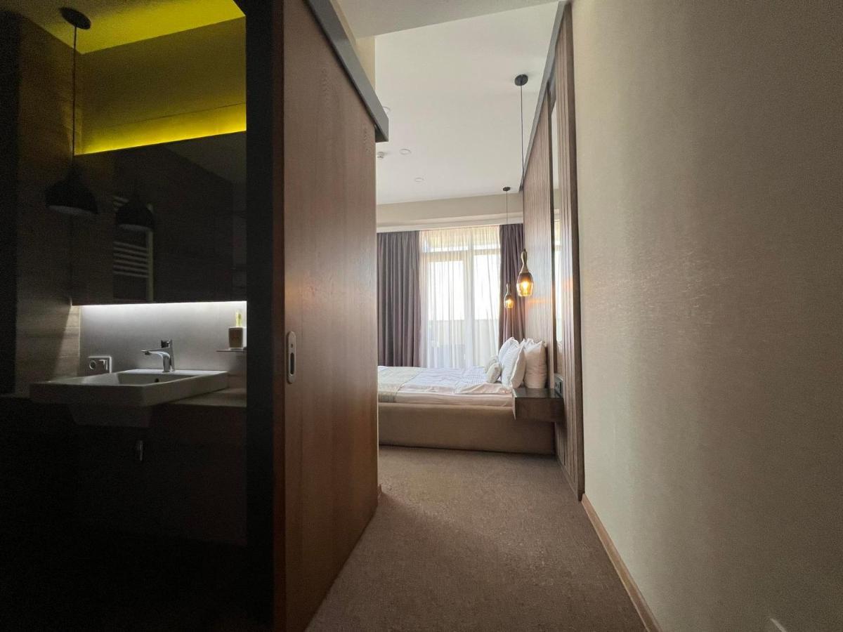 Hotel Sky Station Тбилиси Екстериор снимка