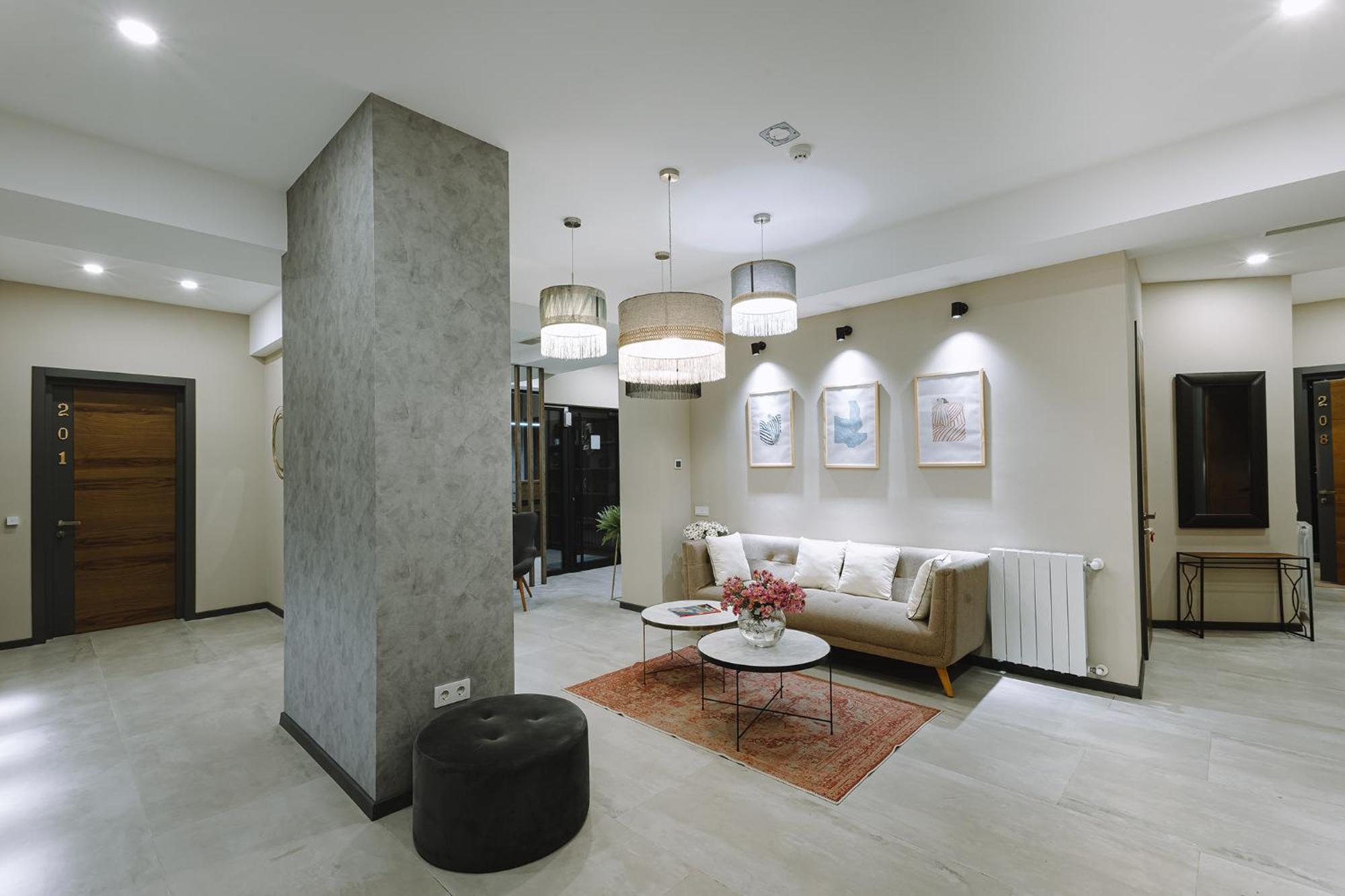 Hotel Sky Station Тбилиси Екстериор снимка