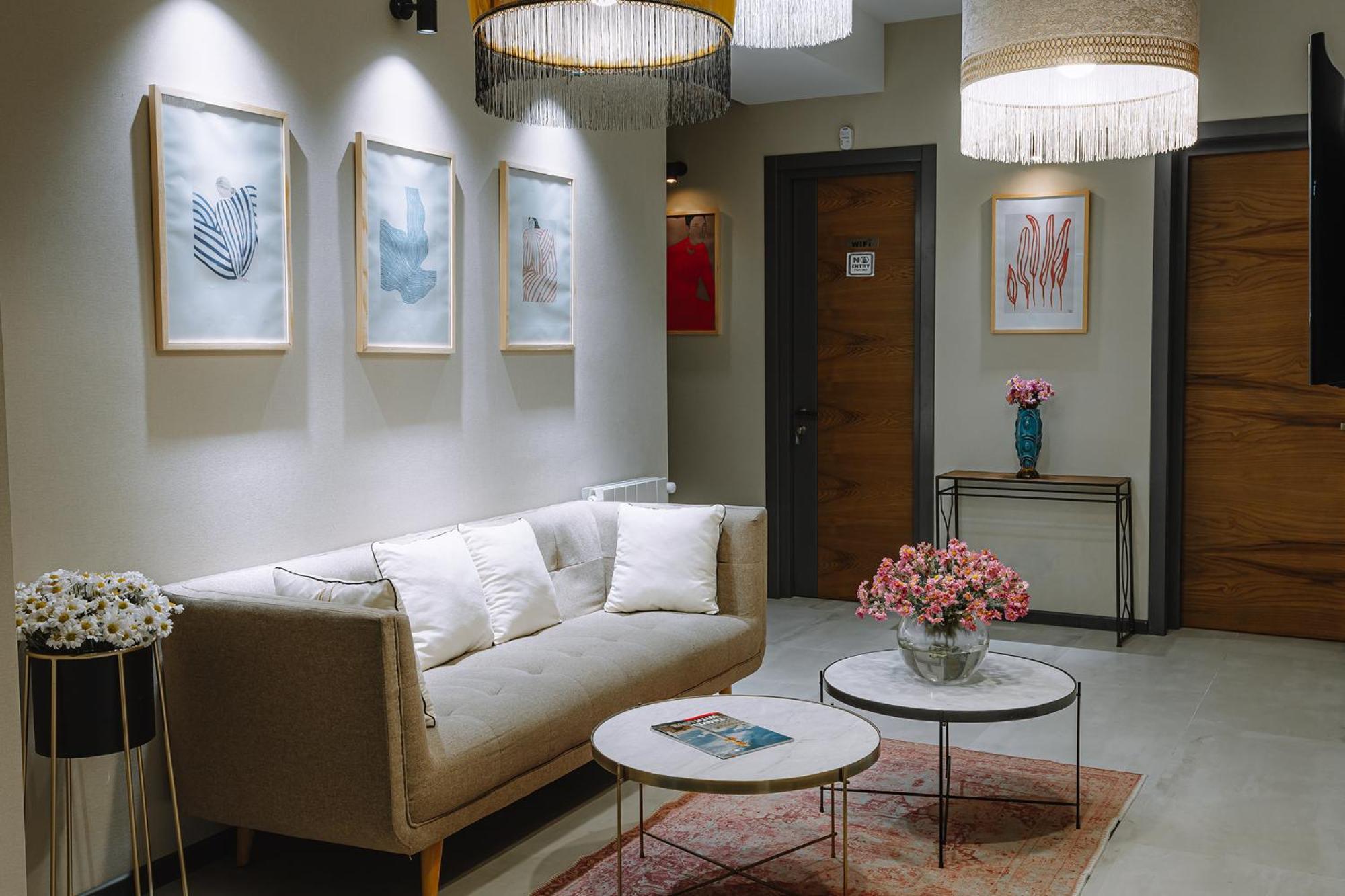 Hotel Sky Station Тбилиси Екстериор снимка