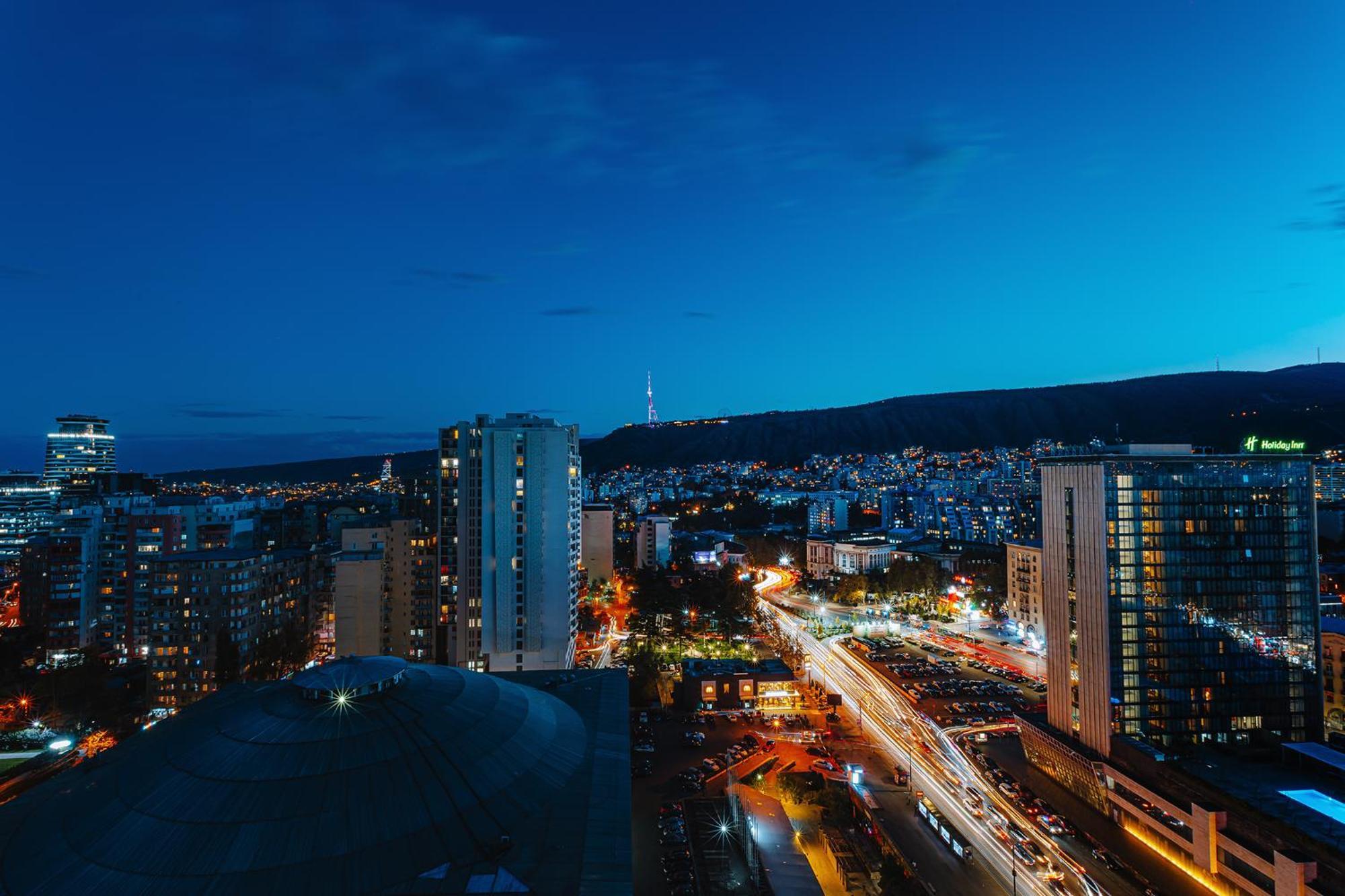 Hotel Sky Station Тбилиси Екстериор снимка