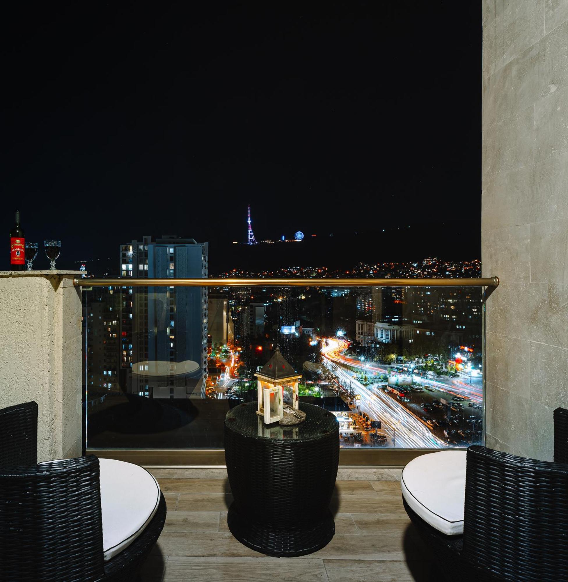 Hotel Sky Station Тбилиси Екстериор снимка