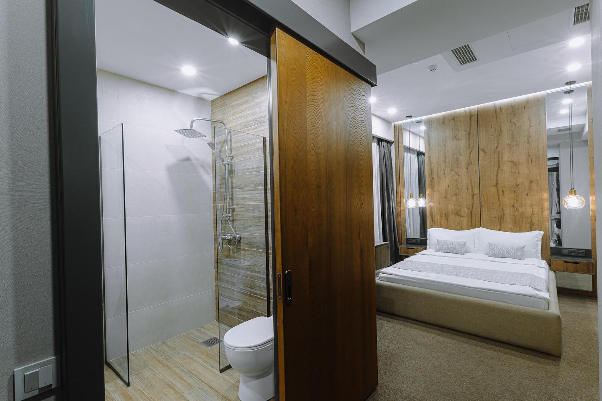 Hotel Sky Station Тбилиси Екстериор снимка