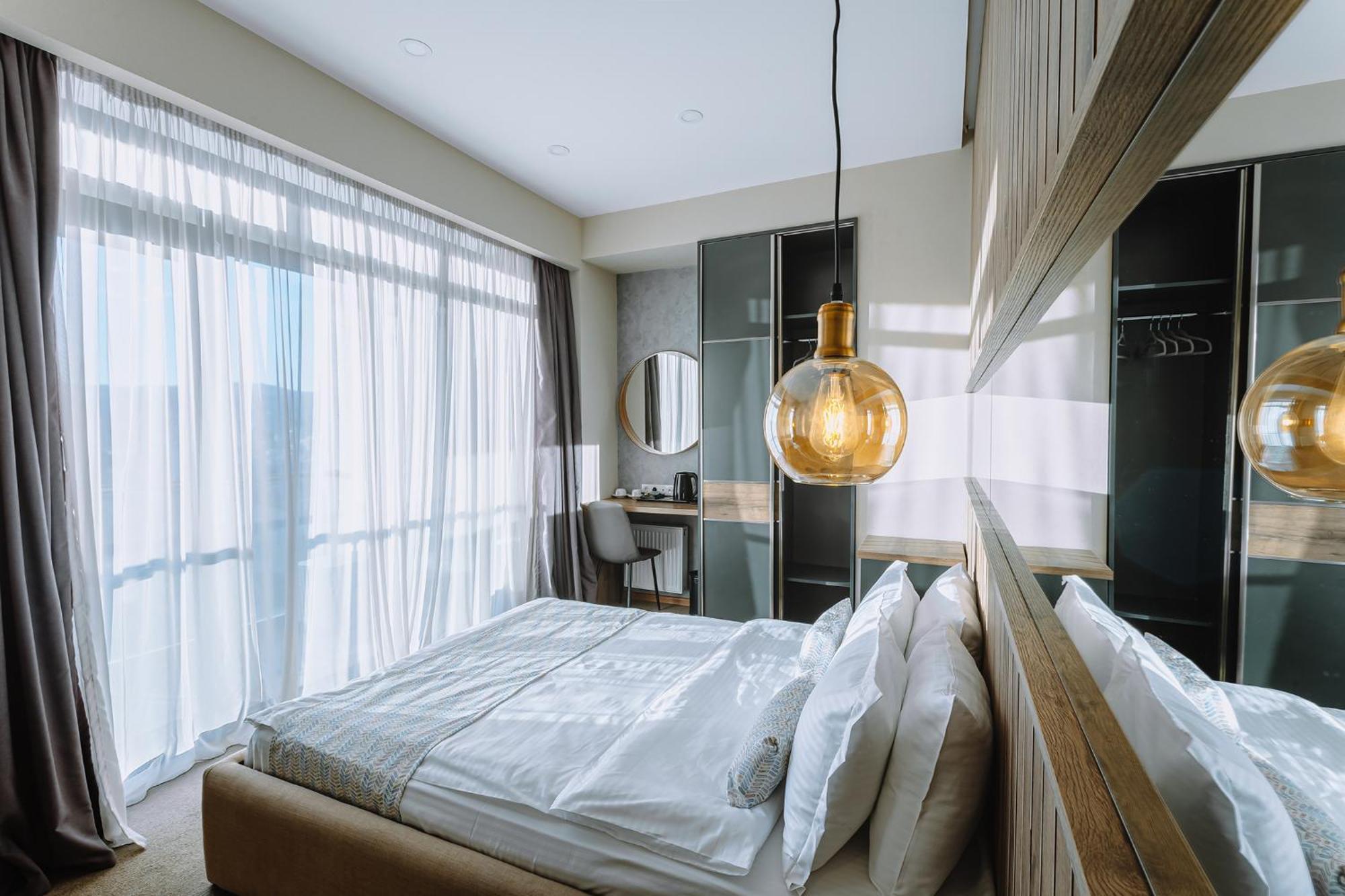 Hotel Sky Station Тбилиси Екстериор снимка