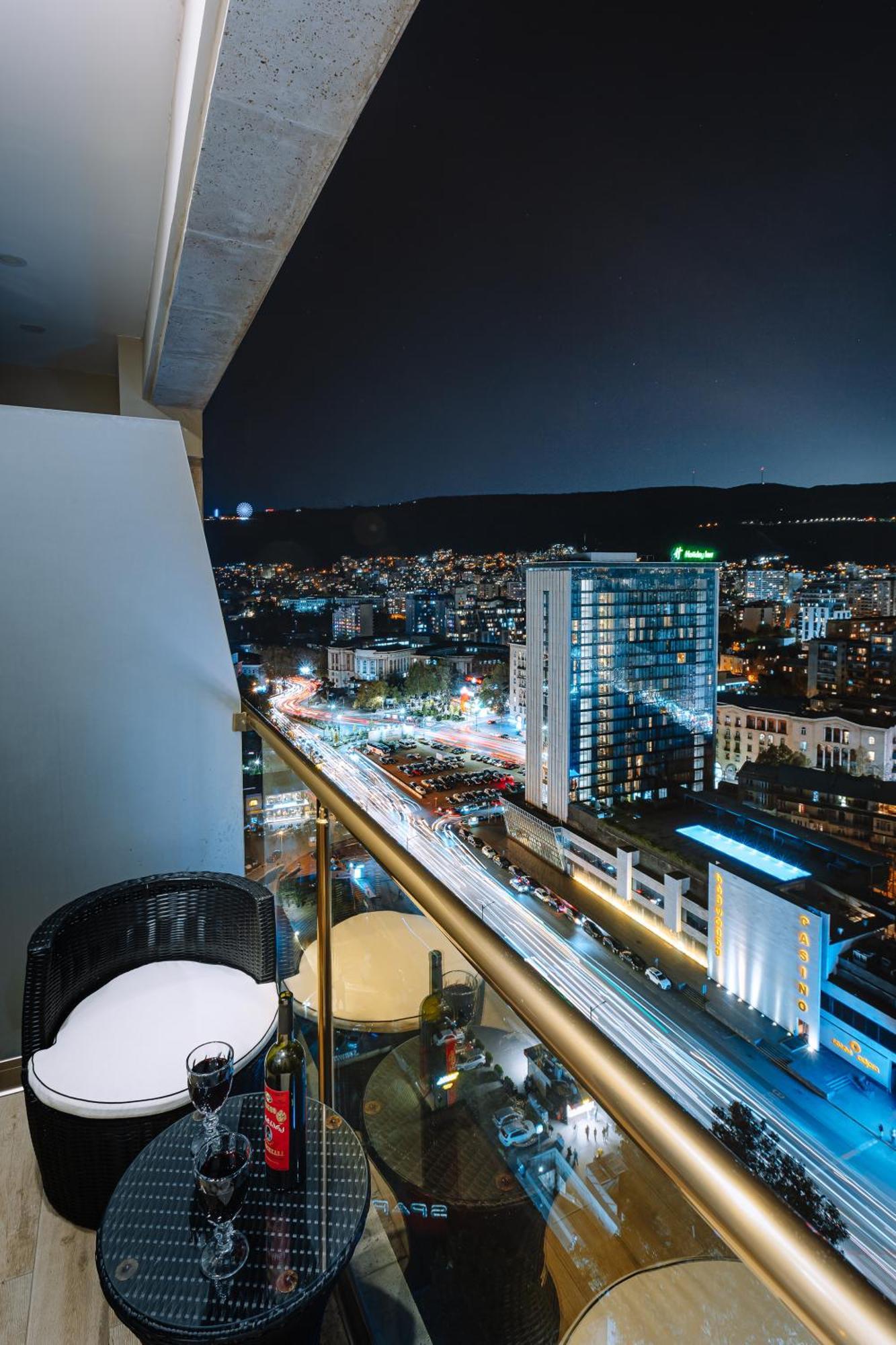Hotel Sky Station Тбилиси Екстериор снимка