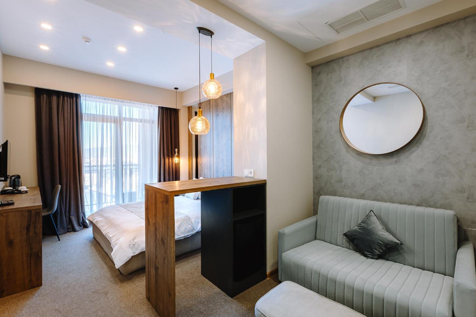 Hotel Sky Station Тбилиси Екстериор снимка
