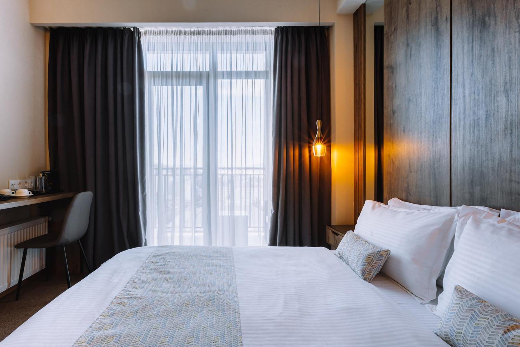 Hotel Sky Station Тбилиси Екстериор снимка