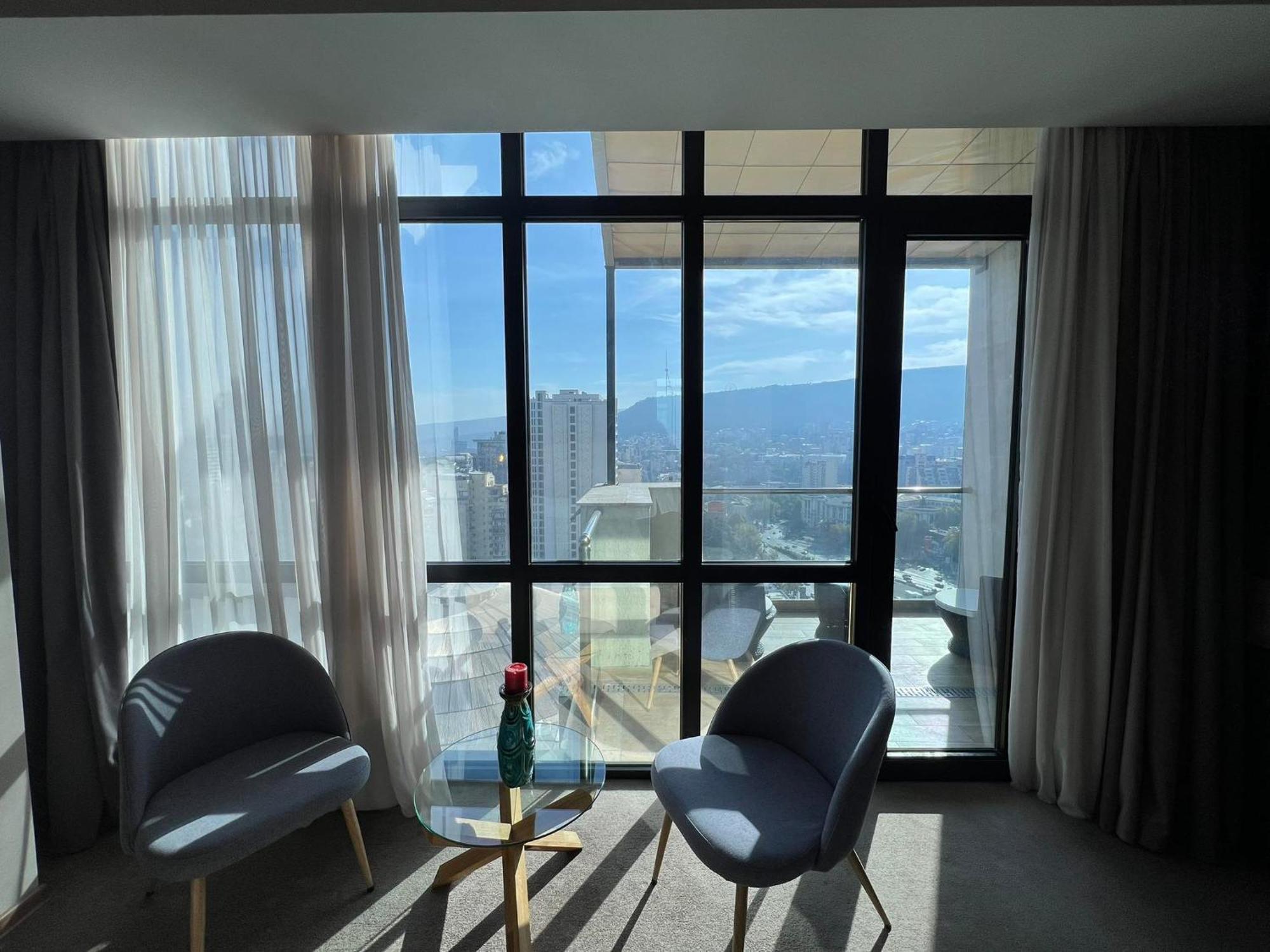 Hotel Sky Station Тбилиси Екстериор снимка